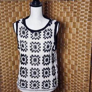 Block Pattern Stitch Adrianna Papell  Sweater Vest Size Small Black Cream Small